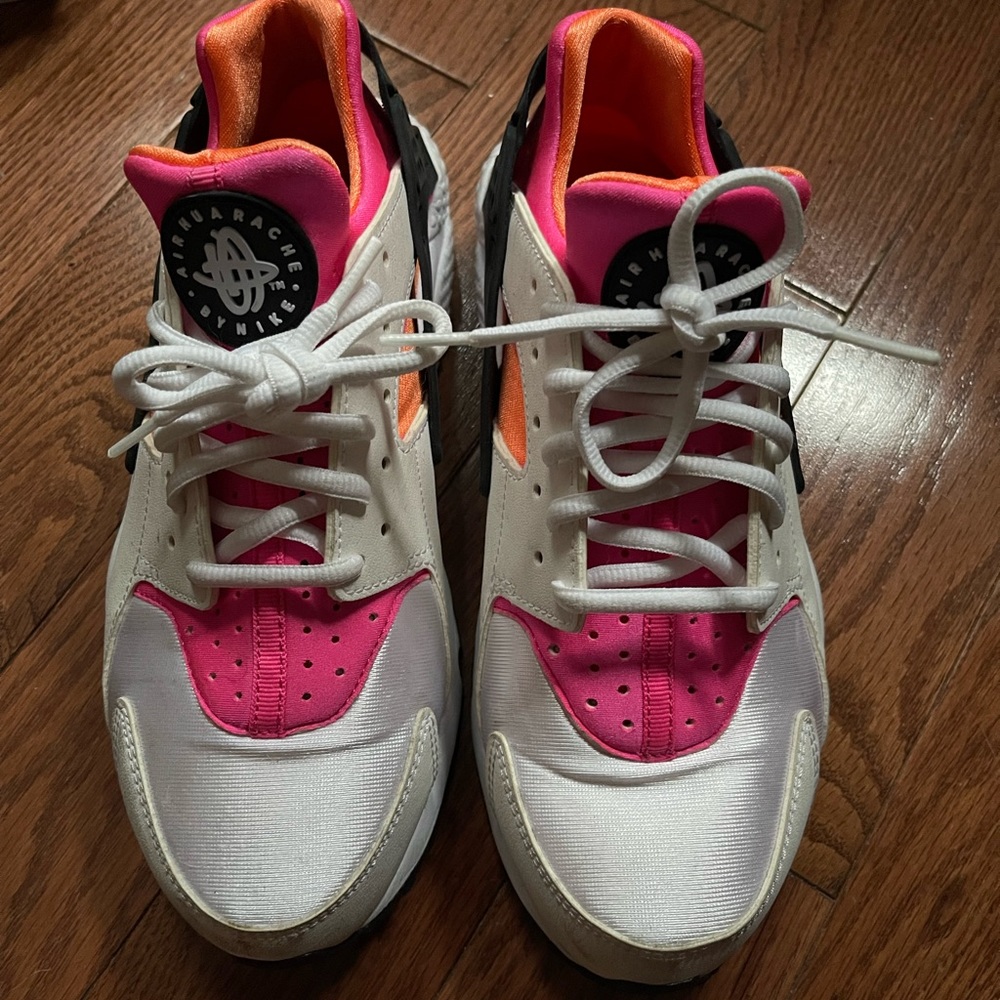 NIKE Huarache Sneakers
